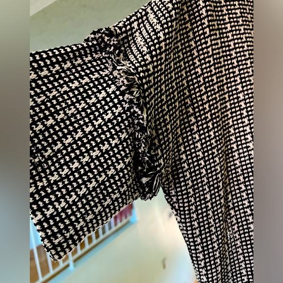 Crop Top, black/white. Forever 21. - Picture 5 of 5